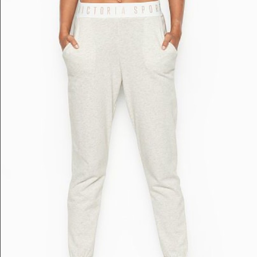 Victoria’s Secret High-Waist Jogger in Snow Heather Size Medium!!